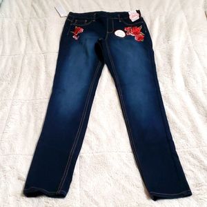 Thin jeans pend with rosse embroidery size 14/16 XL teens or petite